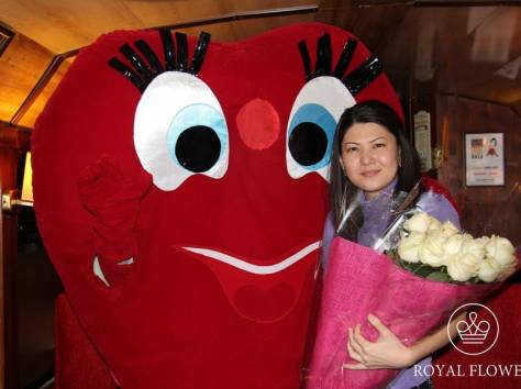 Royal Flowers предлагает услугу сердце-курьера , фотография 1