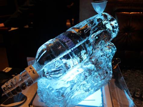 Ледяные фигуры для мероприятии в Алматы, фотография 3