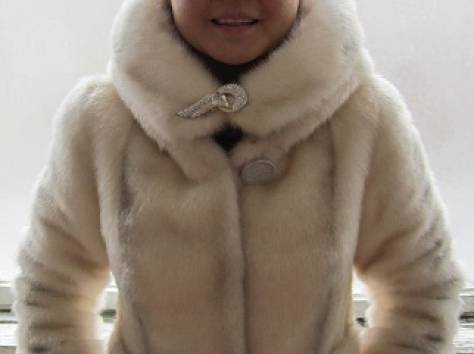 Белая искусственная шубка, фотография 1