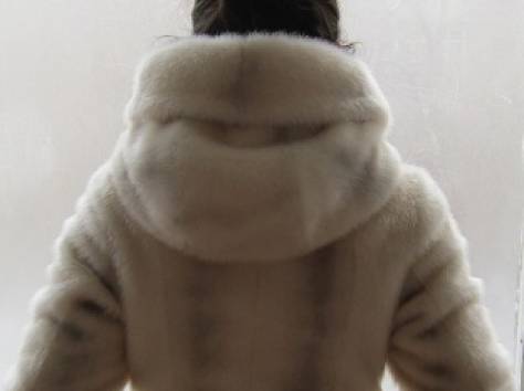 Белая искусственная шубка, фотография 3