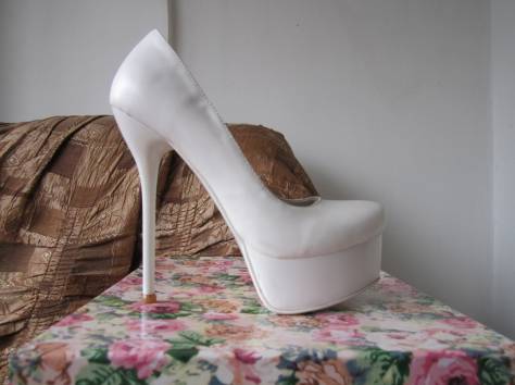 Белые туфли, фотография 1