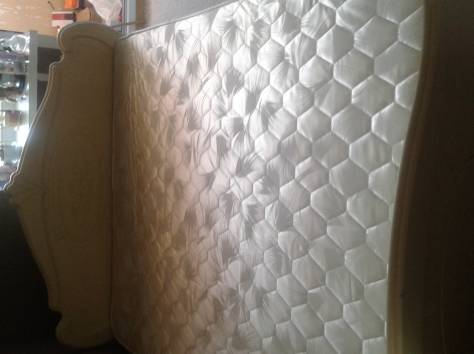 продам двухспальную кровать с матрасом, фотография 1