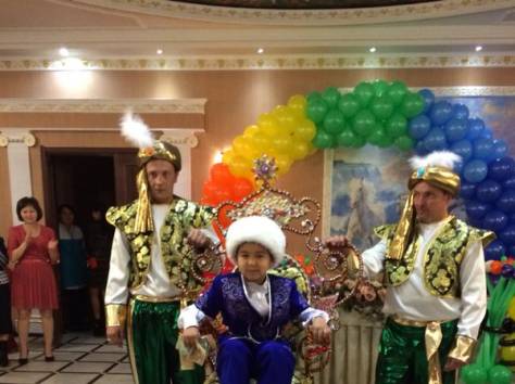 ведущий, асаба  на казахском языке Ержан , фотография 6