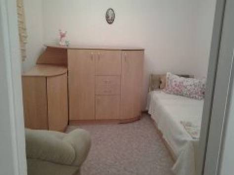 4 ком.кв.посуточно Сатпаева 27, фотография 2