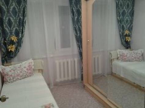 4 ком.кв.посуточно Сатпаева 27, фотография 3