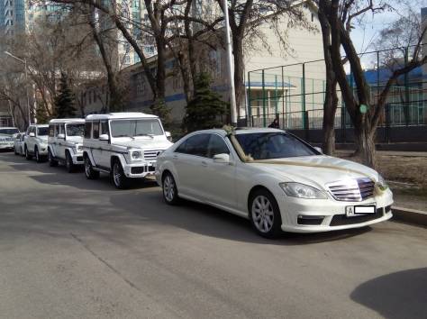 Лимузины,мерседесы S класса,крайслеры 300С и джипы Lexus LX-470 с водителем., фотография 5