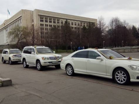 Лимузины,мерседесы S класса,крайслеры 300С и джипы Lexus LX-470 с водителем., фотография 7