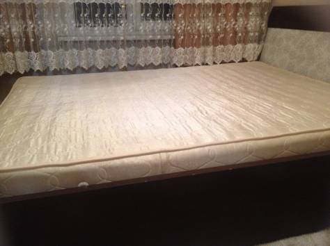 2-х спальная кровать с матрасом + камот, фотография 1