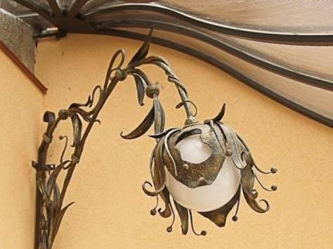 Кованые уличные фонари и настенные лампы, фотография 7