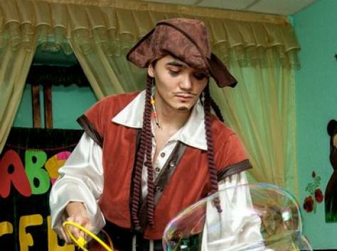 ШОУ ГИГАНТСКИХ МЫЛЬНЫХ ПУЗЫРЕЙ, фотография 3