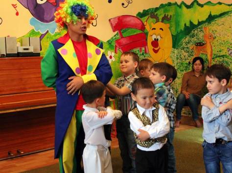 Весёлые и озорные клоуны на детский празник, фотография 1