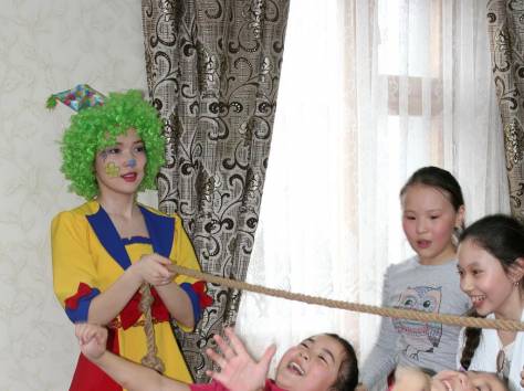 Весёлые и озорные клоуны на детский празник, фотография 10