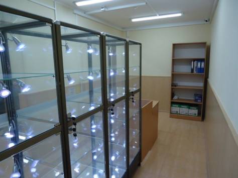 Срочно продам мебель для офиса и торговые витрины, фотография 2