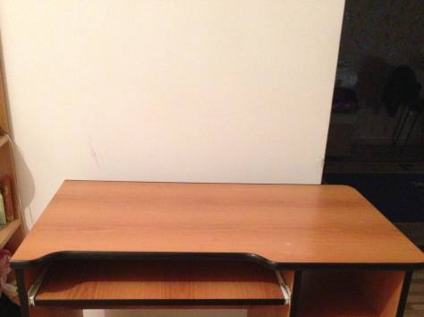 Отличный компьютерный стол, фотография 1