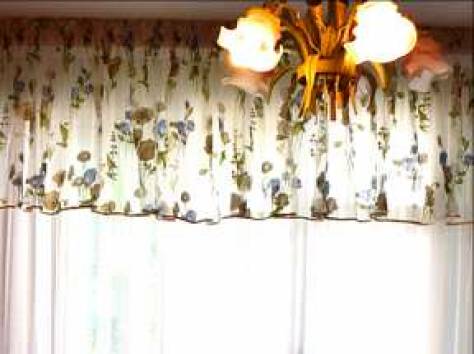 Продам ламбрекен и тюль. Дешево., фотография 1