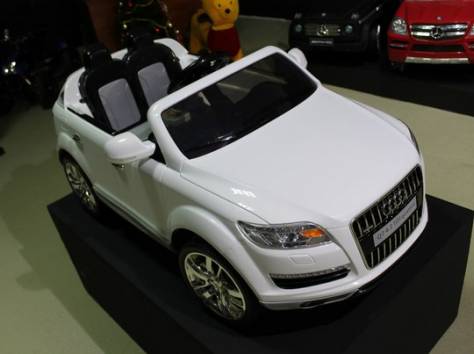 Детский электромобиль Audi Q7, фотография 1