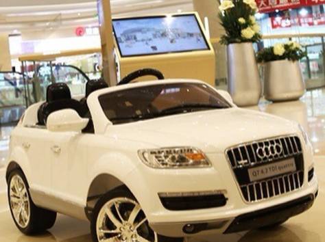 Детский электромобиль Audi Q7, фотография 3