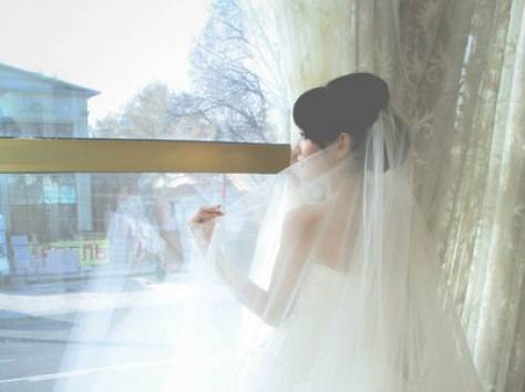 Шикарное свадебное платье, фотография 3