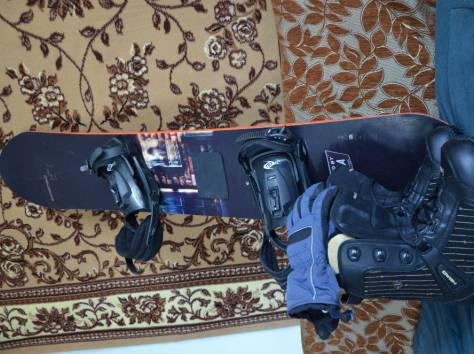 Продам Сноуборд ботинки перчатки и чехол срочно!!!, фотография 1