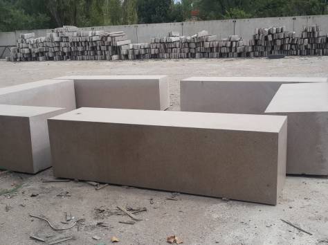 Гранитные блоки, Постамент из гранита, фотография 1
