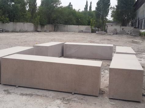 Гранитные блоки, Постамент из гранита, фотография 2