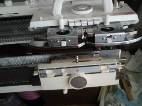 Продаю вязальную японскую машинку, фотография 3