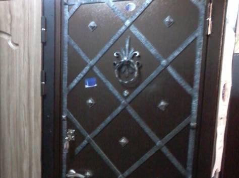 Входные двери с ковкой и стеклопакетом, фотография 7