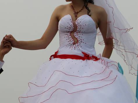 Свадебное платье, фотография 2