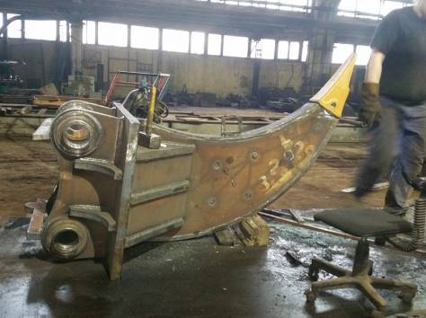 Клык-рыхлитель кованый из спецстали на экскаватор, фотография 1