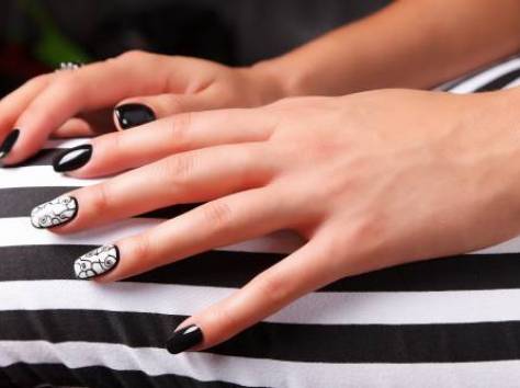 Слоятся ногти? А ты их заламинируй! Салон French Manicure , фотография 1