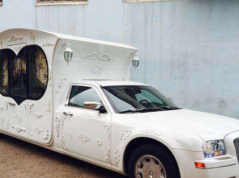 Аренда Лимузин-Карета (Крайслер С300), фотография 8