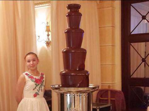 5-ярусный шоколадный фонтан в Астане, фотография 2