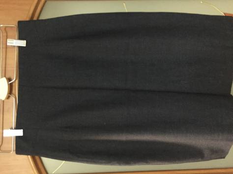 Женские классические костюмы 46 размера продам, фотография 2