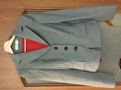 Женские классические костюмы 46 размера продам, фотография 3