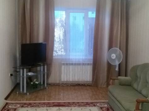 Сдам посуточно 1-комнатную квартиру, 12 мкрн д.45, фотография 1