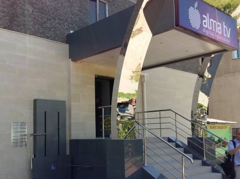 Предлагаем подъемники для инвалидов вертикальные, фотография 1