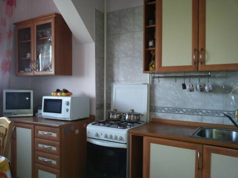 Продам двухкомнатную улучшенную по Толеби угол Гагарина, фотография 1