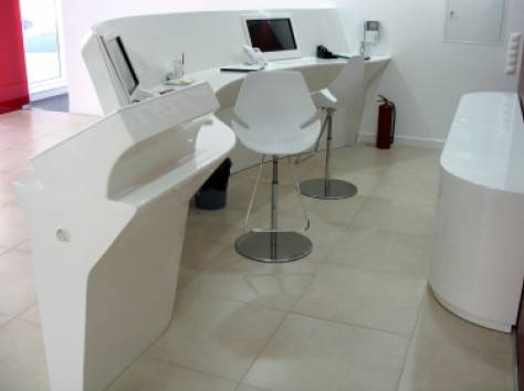 Стойка ресепшн, фотография 1