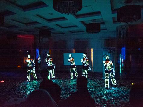 Неоновое шоу, фотография 4