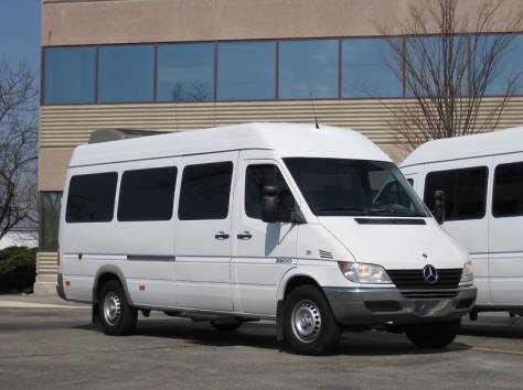 Аренда микроавтобусов и легковых автомобилей в Алматы, фотография 2