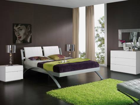 Двуспальная кровать 