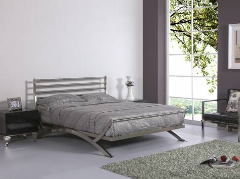 Двуспальная кровать 