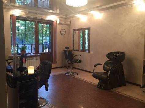 Сдаётся в аренду кресла и кабинеты в салоне красоты, фотография 1