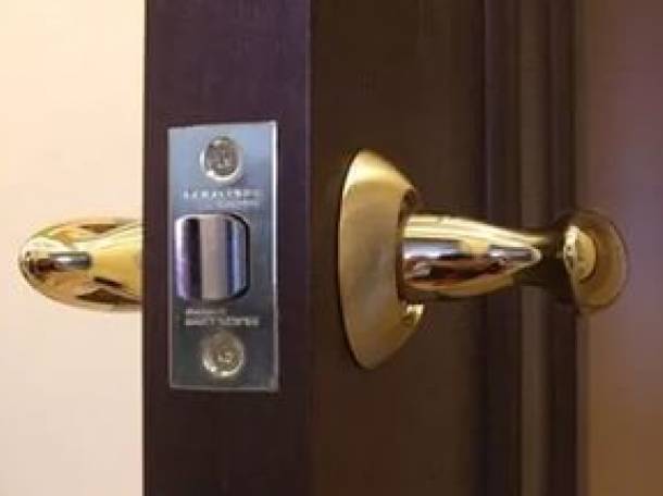 Врезка замка в межкомнатные двери  , фотография 1