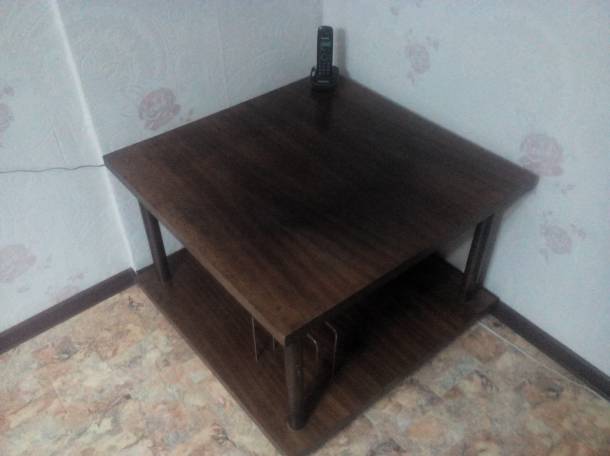 Журнальный столик, фотография 1