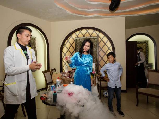 Научное шоу профессора Звездунова- научно-развлекательная шоу-программа для детей и взрослых., фотография 3