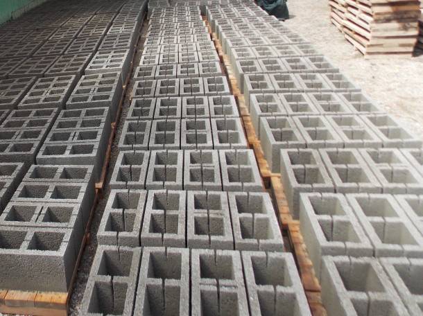 Сплитерные блоки и тратуарная плитка, фотография 1