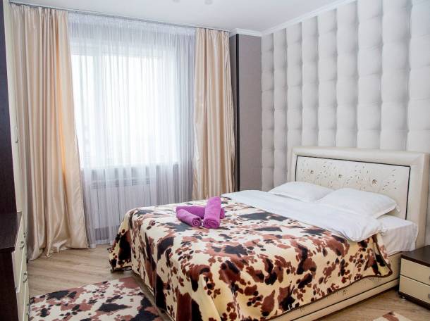 3 комнатная посуточно в ЖК Лазурный квартал 13 этаж, фотография 1