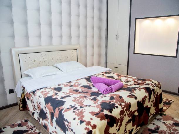 3 комнатная посуточно в ЖК Лазурный квартал 13 этаж, фотография 9