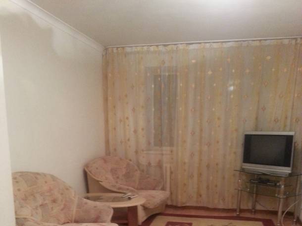 Сдам 1-комнатную квартиру посуточно, ул. Кумисбекова, д.8, фотография 2